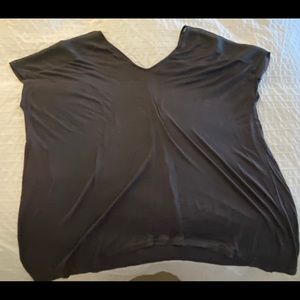 Gray short sleeve shirt